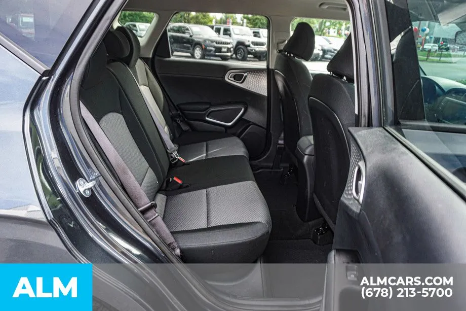 2025 Kia Soul LX - Photo 23