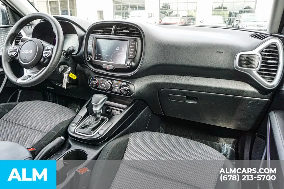 2025 Kia Soul LX - Photo 25