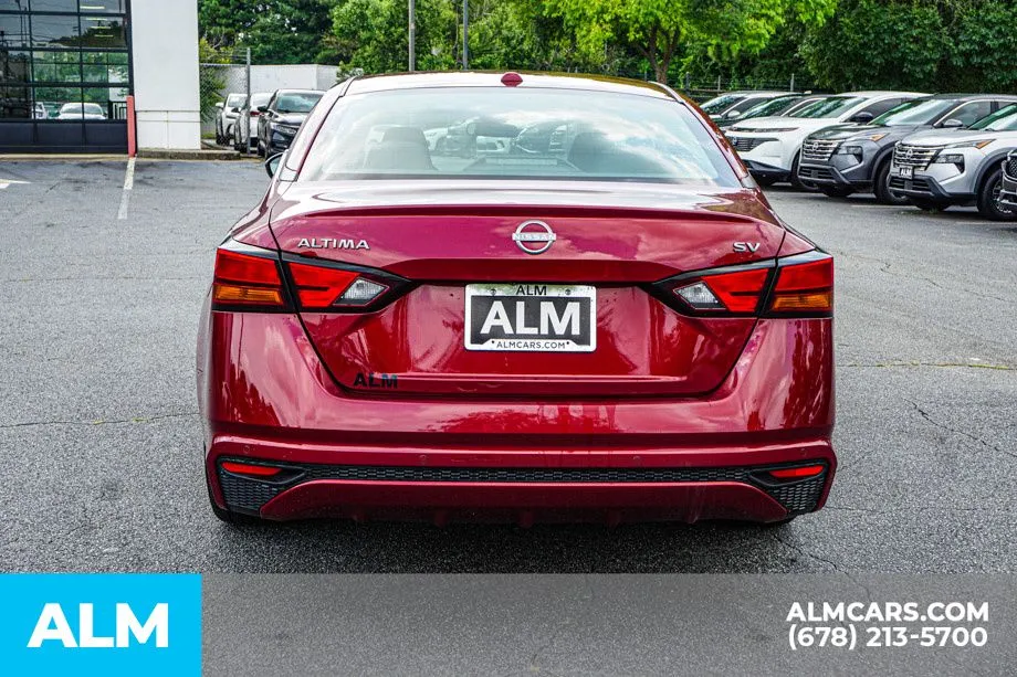 2024 Nissan Altima SV - Photo 10