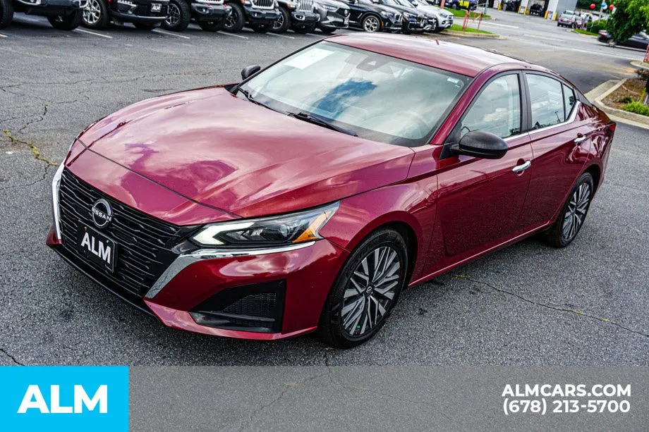 2024 Nissan Altima SV - Photo 14