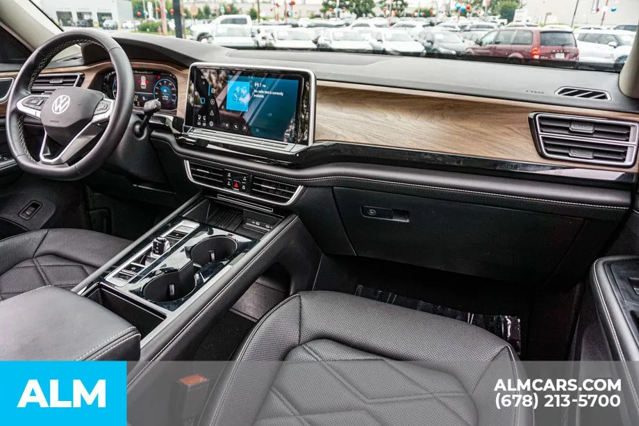 2025 Volkswagen Atlas SE w/Tech - Photo 26