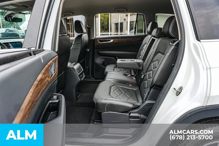 2025 Volkswagen Atlas SE w/Tech - Photo 20
