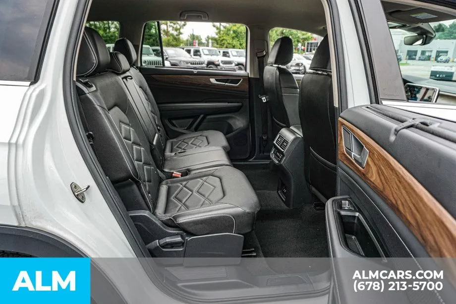 2025 Volkswagen Atlas SE w/Tech - Photo 23