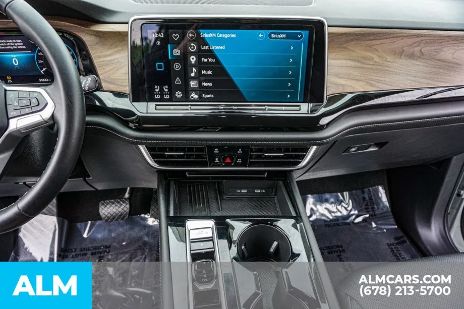 2025 Volkswagen Atlas SE w/Tech - Photo 41