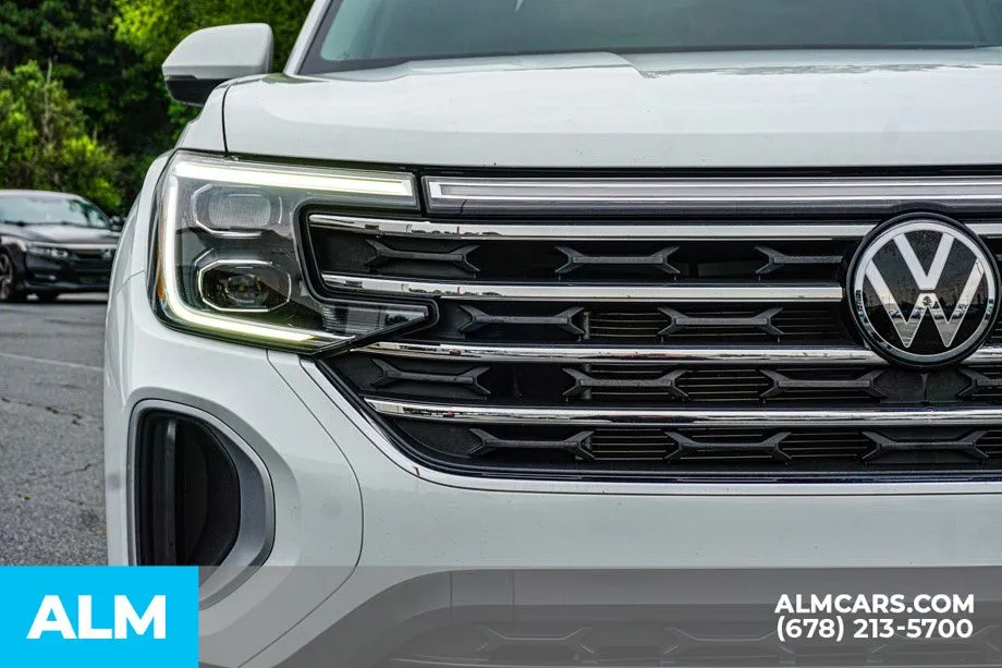 2025 Volkswagen Atlas SE w/Tech - Photo 11