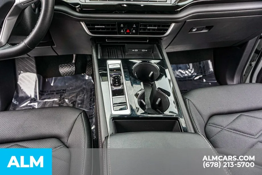 2025 Volkswagen Atlas SE w/Tech - Photo 42