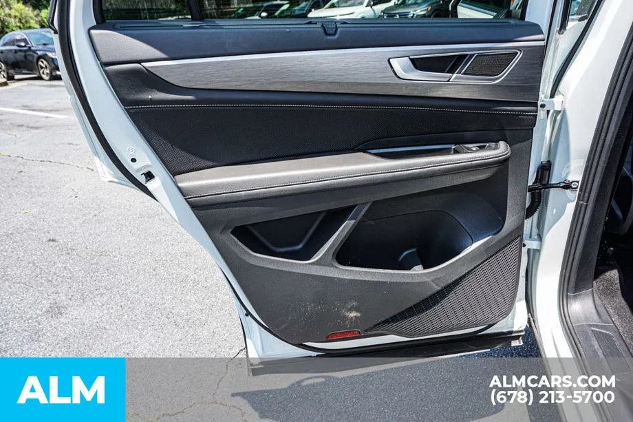 2025 Volkswagen Atlas Cross Sport SE w/Tech - Photo 52