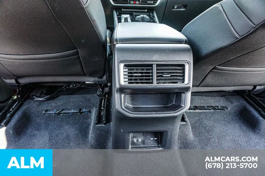 2025 Volkswagen Atlas Cross Sport SE w/Tech - Photo 30