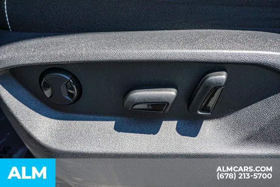 2025 Volkswagen Atlas Cross Sport SE w/Tech - Photo 51