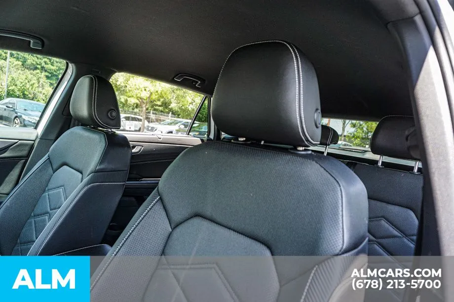 2025 Volkswagen Atlas Cross Sport SE w/Tech - Photo 17
