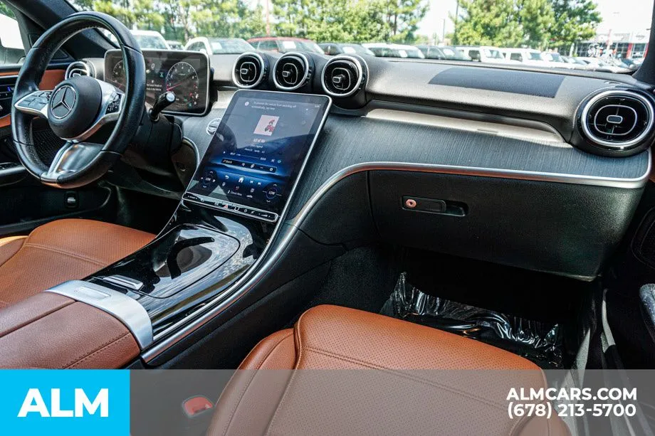 2025 Mercedes-Benz C-Class Sedan C 300 - Photo 23