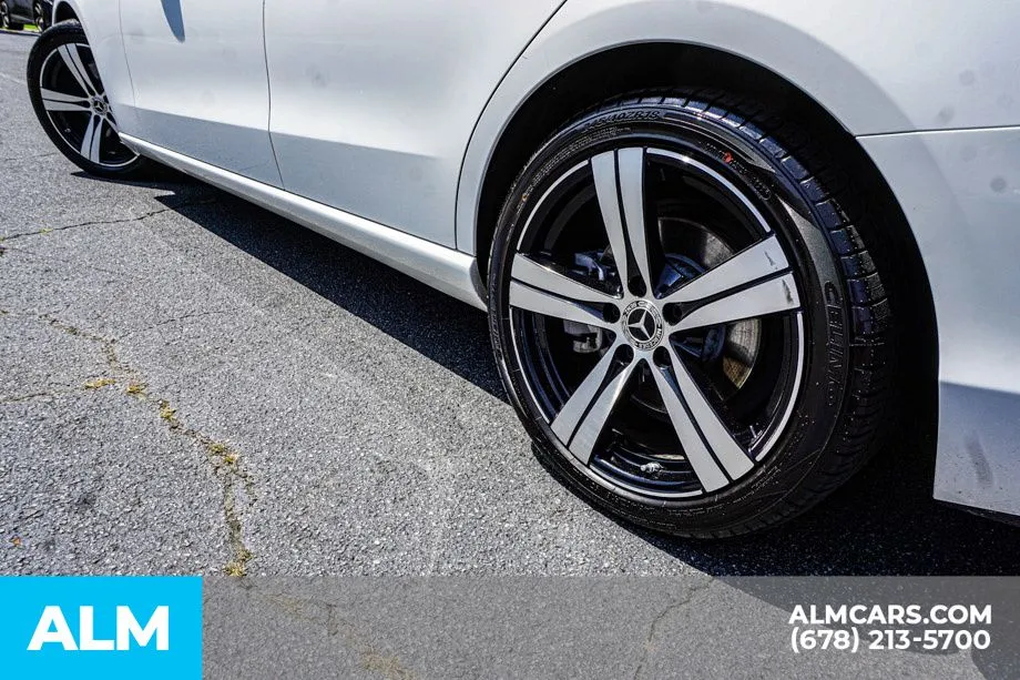 2025 Mercedes-Benz C-Class Sedan C 300 - Photo 15