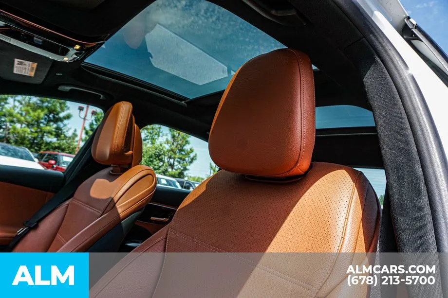 2025 Mercedes-Benz C-Class Sedan C 300 - Photo 17