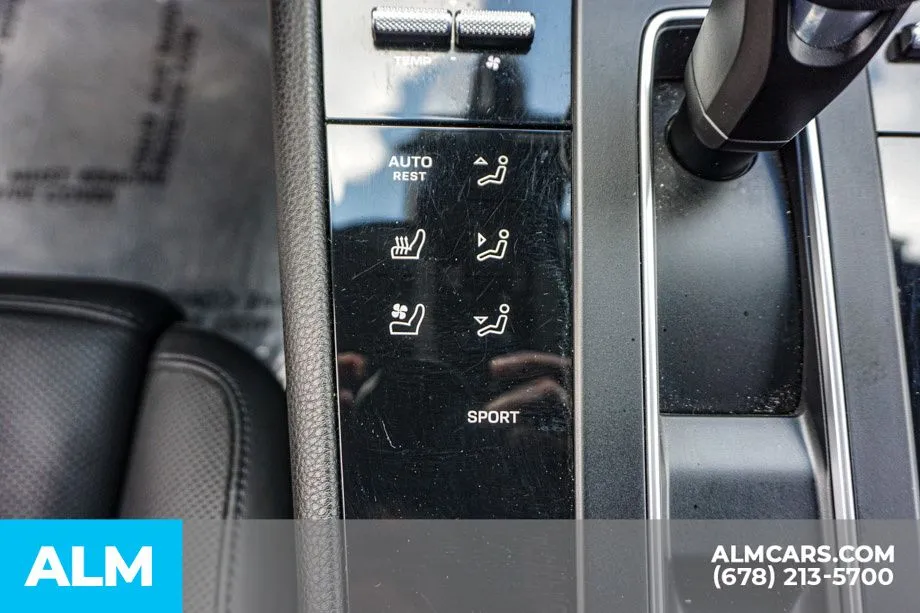 2022 Porsche Macan Base - Photo 41