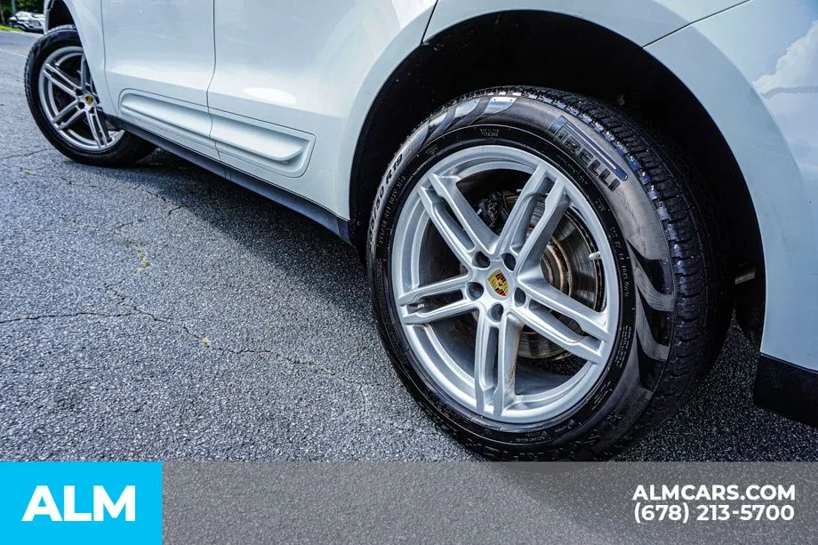 2022 Porsche Macan Base - Photo 16