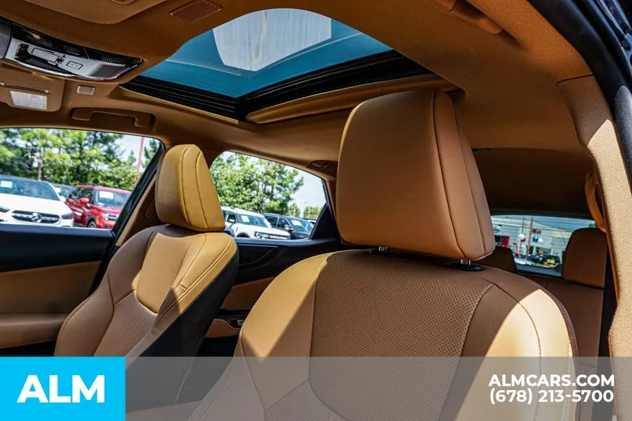 2025 Lexus NX 250 - Photo 18