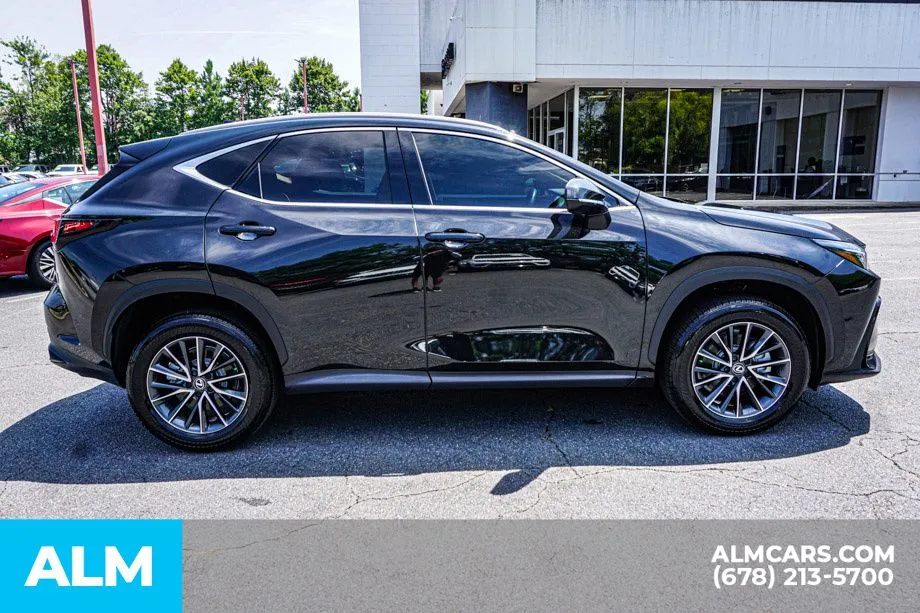 2025 Lexus NX 250 - Photo 9