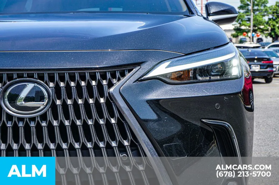 2025 Lexus NX 250 - Photo 12