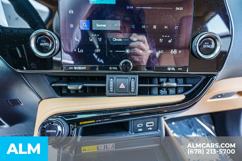 2025 Lexus NX 250 - Photo 39