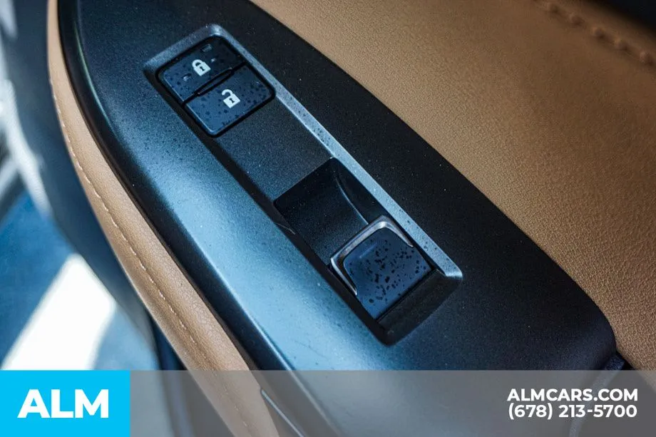 2025 Lexus NX 250 - Photo 57
