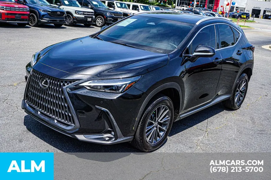 2025 Lexus NX 250 - Photo 15