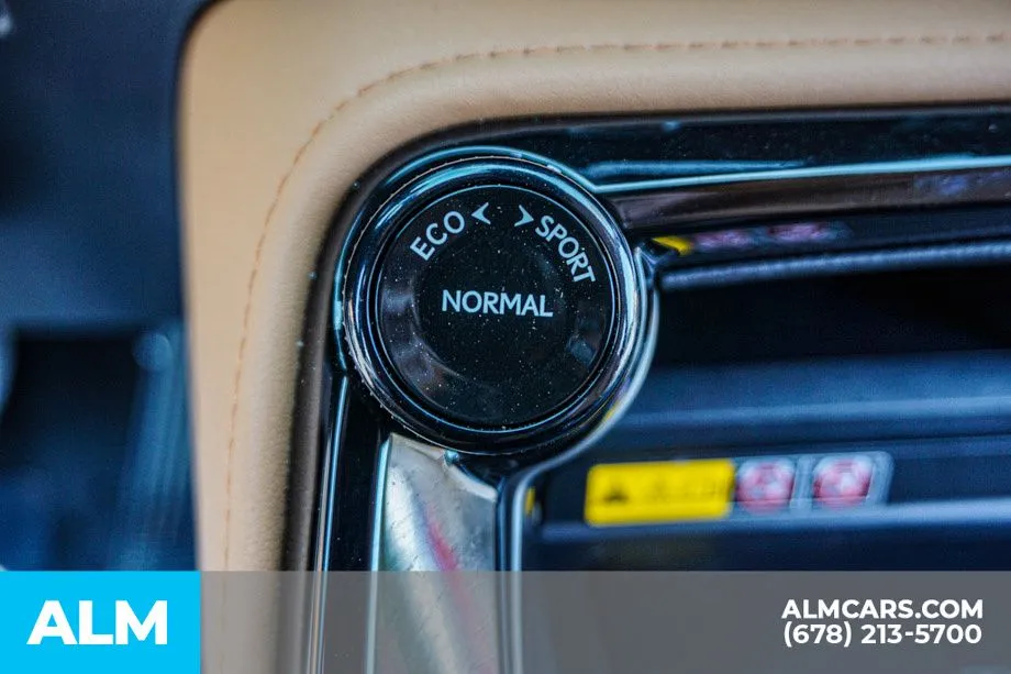 2025 Lexus NX 250 - Photo 42