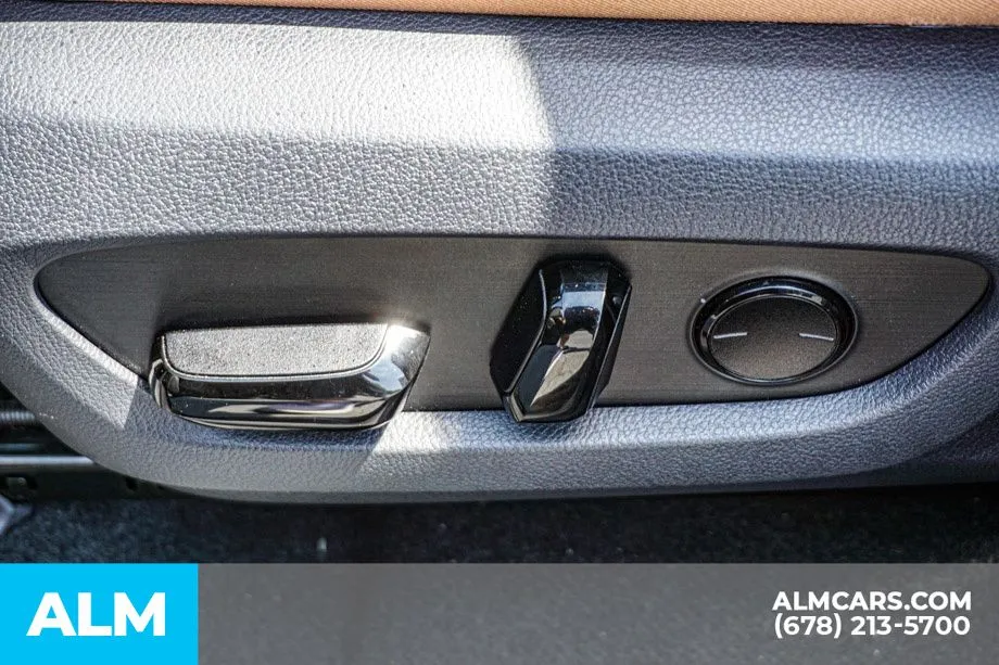 2025 Lexus NX 250 - Photo 50