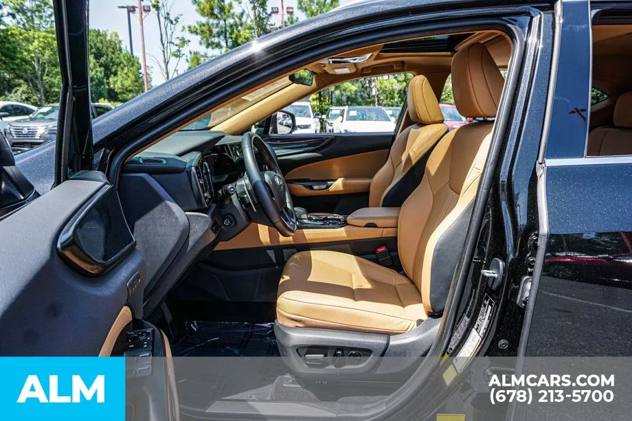 2025 Lexus NX 250 - Photo 19