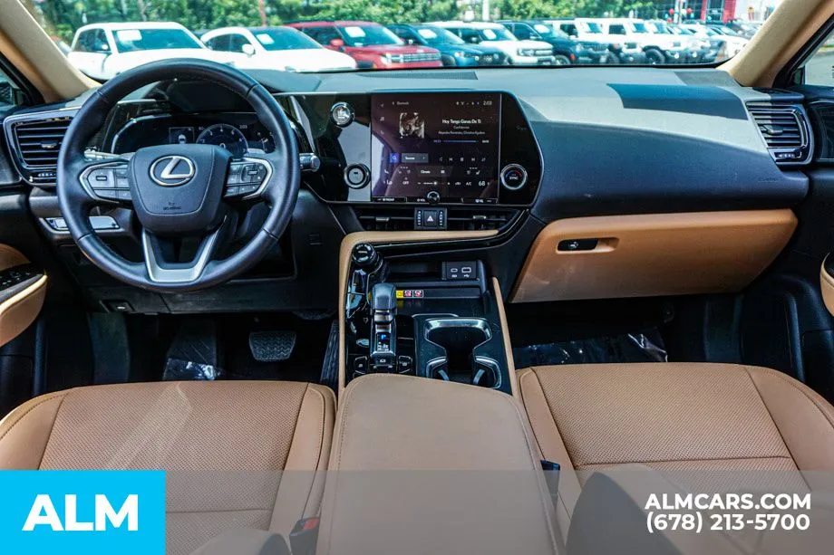 2025 Lexus NX 250 - Photo 25