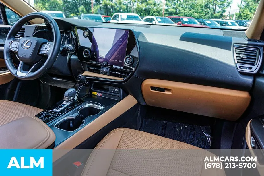 2025 Lexus NX 250 - Photo 24