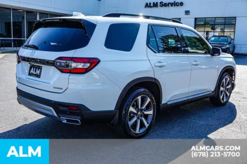 More photos of 2023 Honda Pilot Touring at ALM Kennesaw, GA
