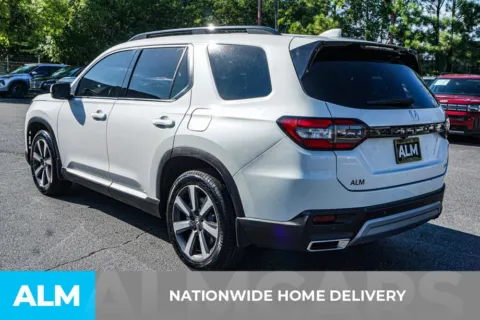 More photos of 2023 Honda Pilot Touring at ALM Kennesaw, GA