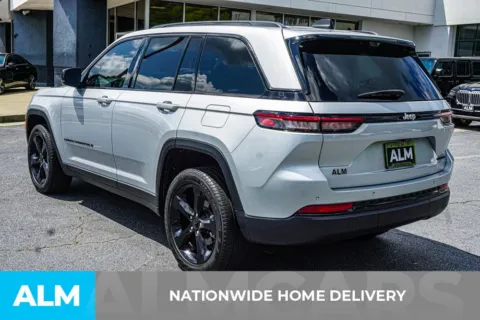 More photos of 2025 Jeep Grand Cherokee Limited at ALM Kennesaw, GA