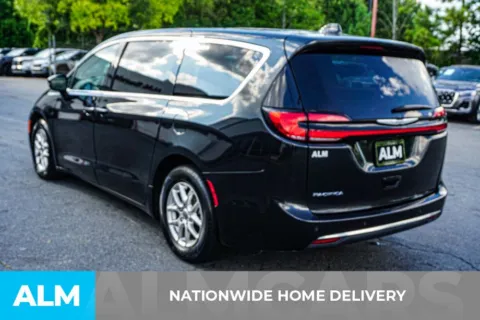 More photos of 2023 Chrysler Pacifica Touring L at ALM Kennesaw, GA