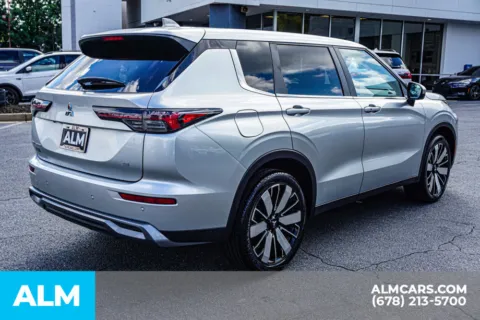 More photos of 2025 Mitsubishi Outlander SE at ALM Kennesaw, GA