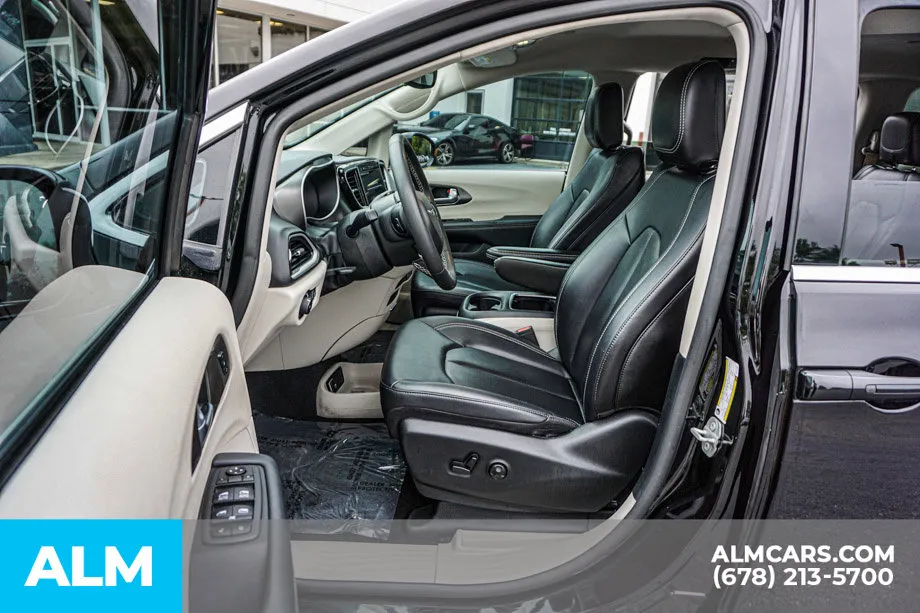 2024 Chrysler Pacifica Touring L - Photo 18