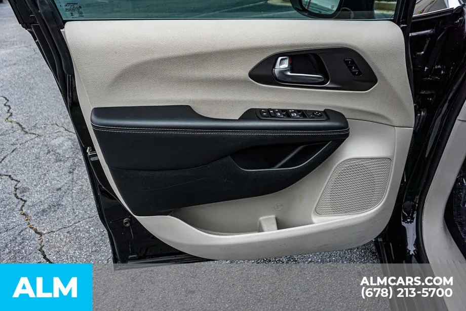 2024 Chrysler Pacifica Touring L - Photo 53