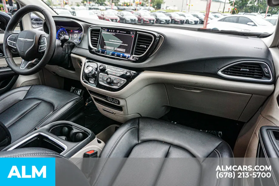 2024 Chrysler Pacifica Touring L - Photo 26