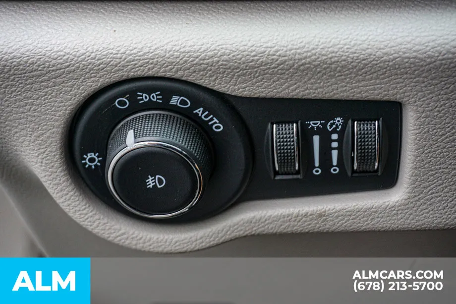 2024 Chrysler Pacifica Touring L - Photo 52