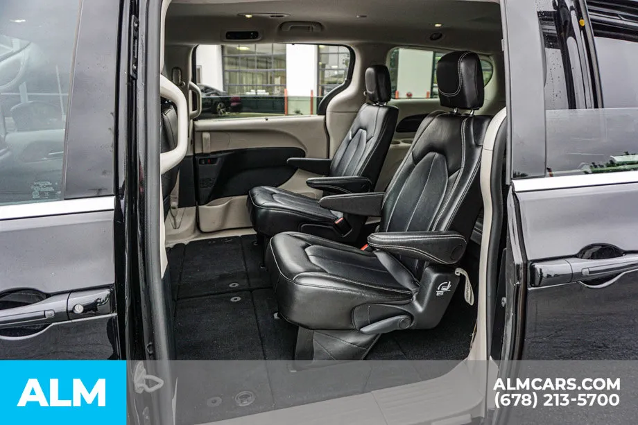 2024 Chrysler Pacifica Touring L - Photo 20
