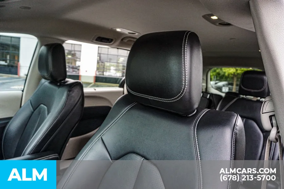 2024 Chrysler Pacifica Touring L - Photo 17