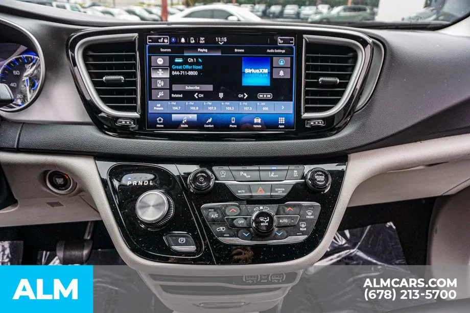 2024 Chrysler Pacifica Touring L - Photo 46