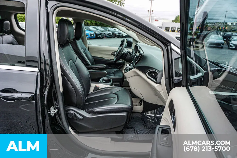 2024 Chrysler Pacifica Touring L - Photo 24