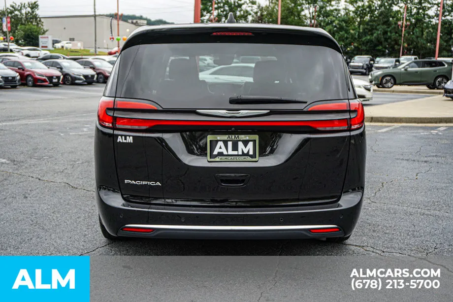 2024 Chrysler Pacifica Touring L - Photo 10