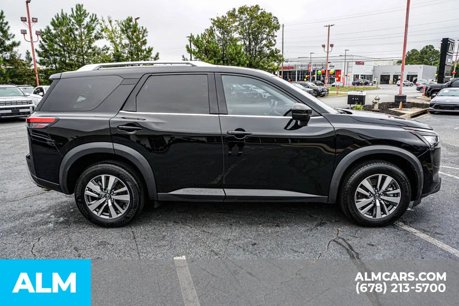 2025 Nissan Pathfinder SL - Photo 8