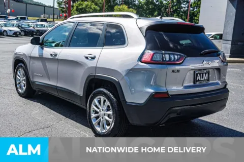 More photos of 2019 Jeep Cherokee Latitude at ALM Kennesaw, GA