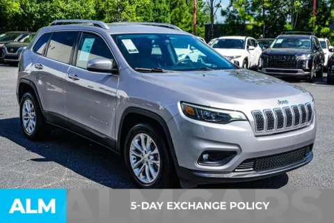 More photos of 2019 Jeep Cherokee Latitude at ALM Kennesaw, GA