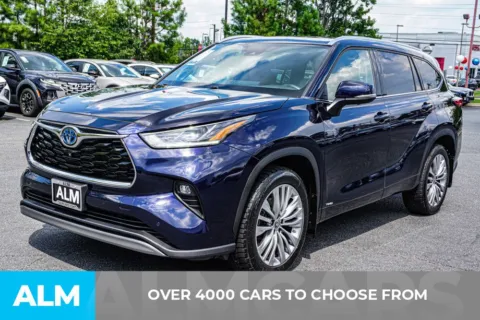 Another view of 2023 Toyota Highlander Hybrid Platinum for sale in Kennesaw, GA at ALM Kennesaw