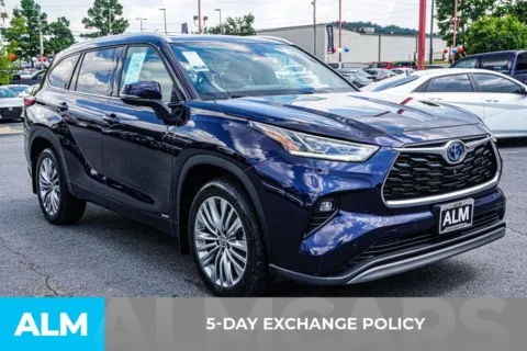 More photos of 2023 Toyota Highlander Hybrid Platinum at ALM Kennesaw, GA