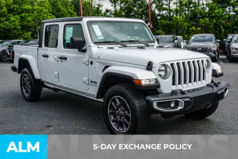 More photos of 2023 Jeep Gladiator Overland at ALM Kennesaw, GA
